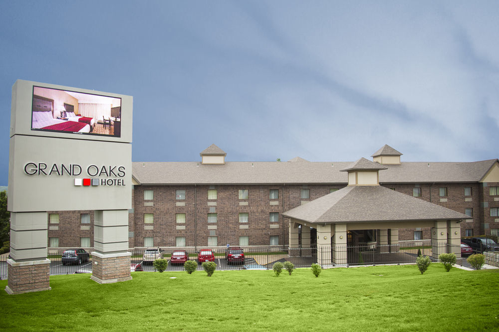 Grand Oaks Hotel Бренсън Екстериор снимка