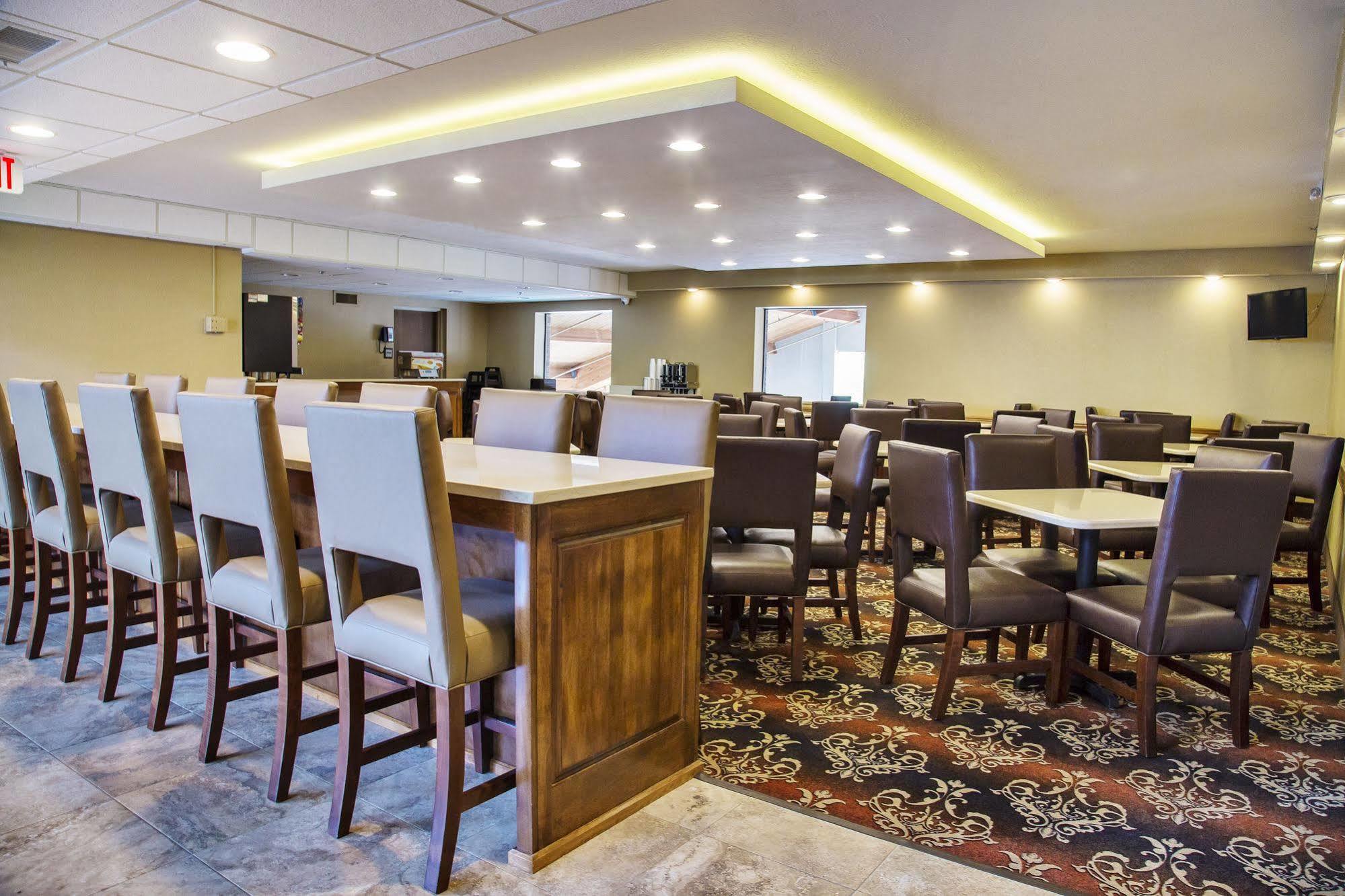 Grand Oaks Hotel Бренсън Екстериор снимка